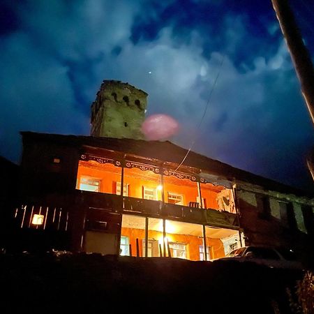 Old House Hotel Adishi Buitenkant foto