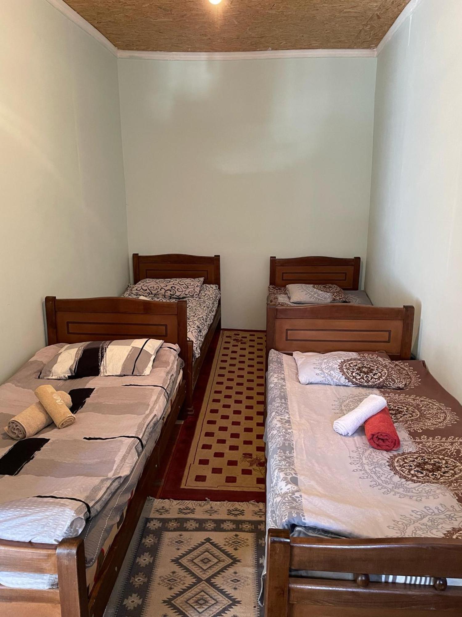 Old House Hotel Adishi Buitenkant foto